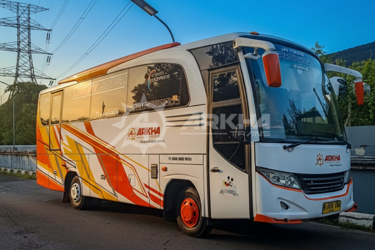 Eksplor Jakarta Utara Makin Asyik dengan Medium Bus Arkha Trans Wisata