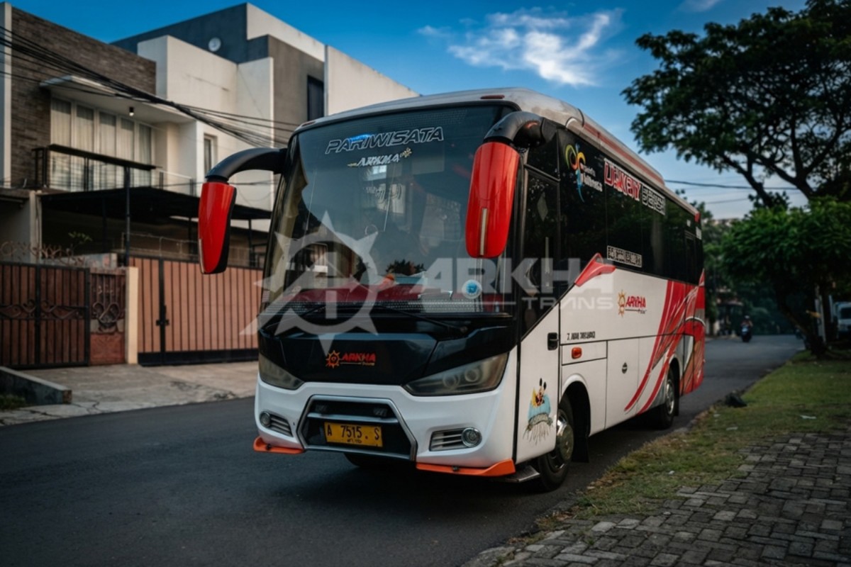 Keliling Kota Tanpa Ribet, Sewa Bus Pariwisata Arkha Trans Rute Jakarta Barat