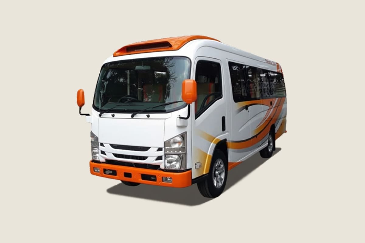 Sewa Microbus Isuzu Elf 19 Seats - Arkha Trans Wisata